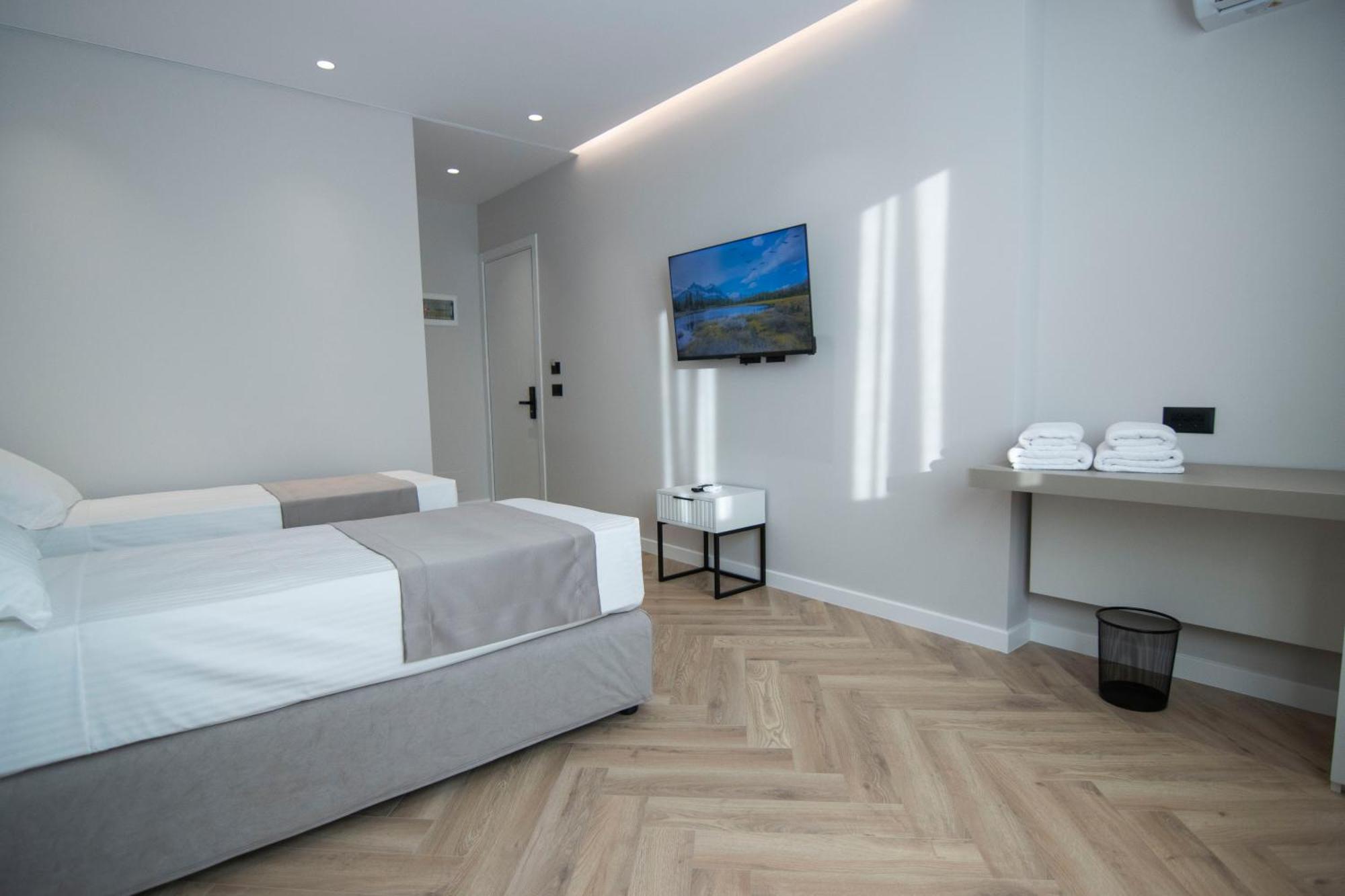 Mina Luxury Rooms Tirana Exterior photo